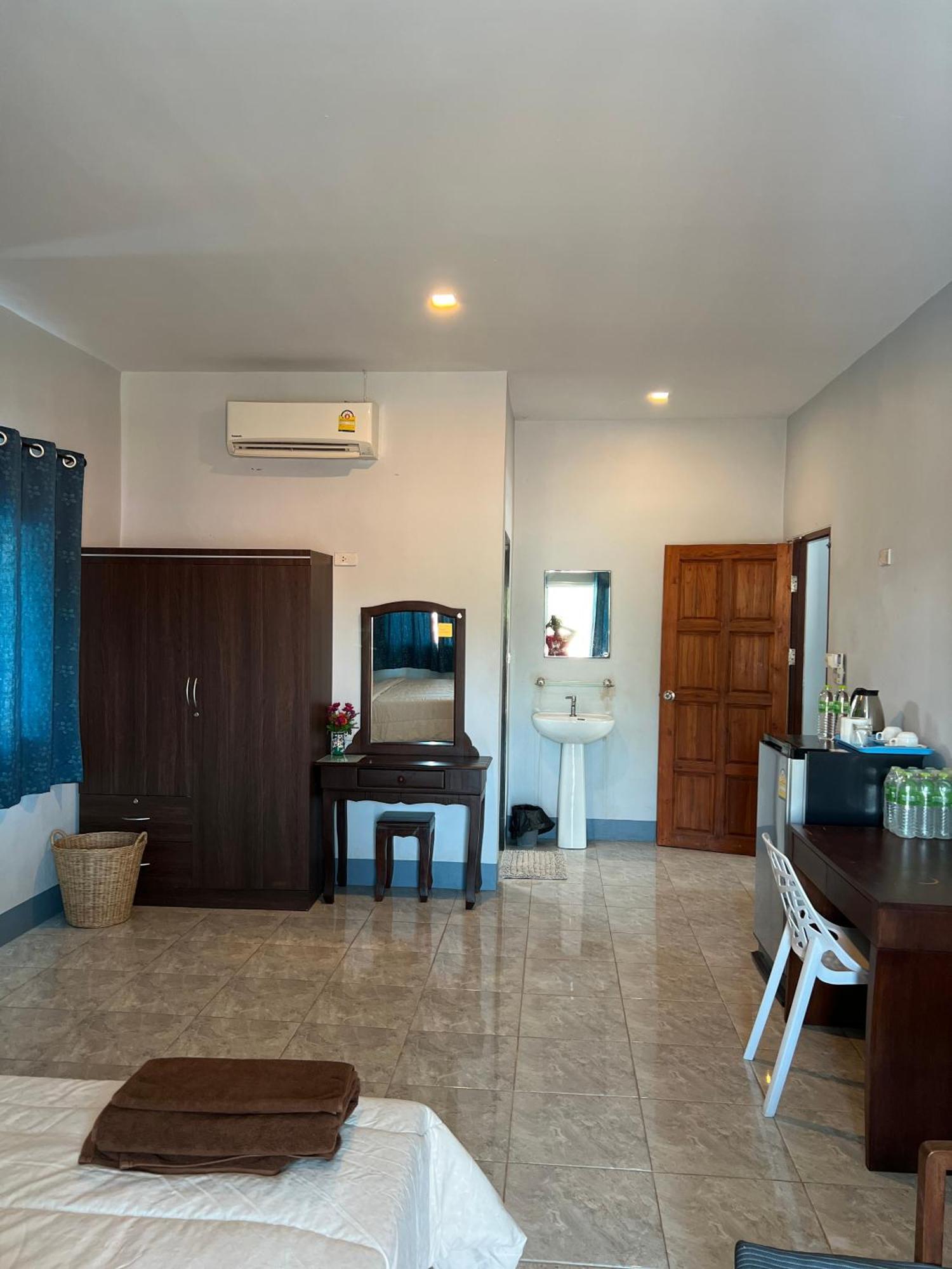 Nare Guest House Koh Lanta Exterior photo